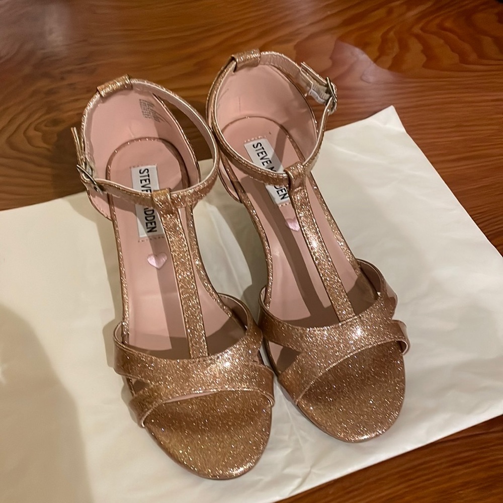 Steve Madden Girls Blush Glitter Sandal with Heel